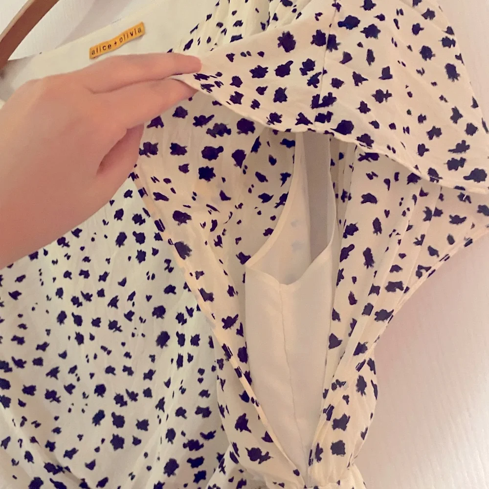 Alice+Olivia cute black and white speckled dress! - Picture 2 of 6